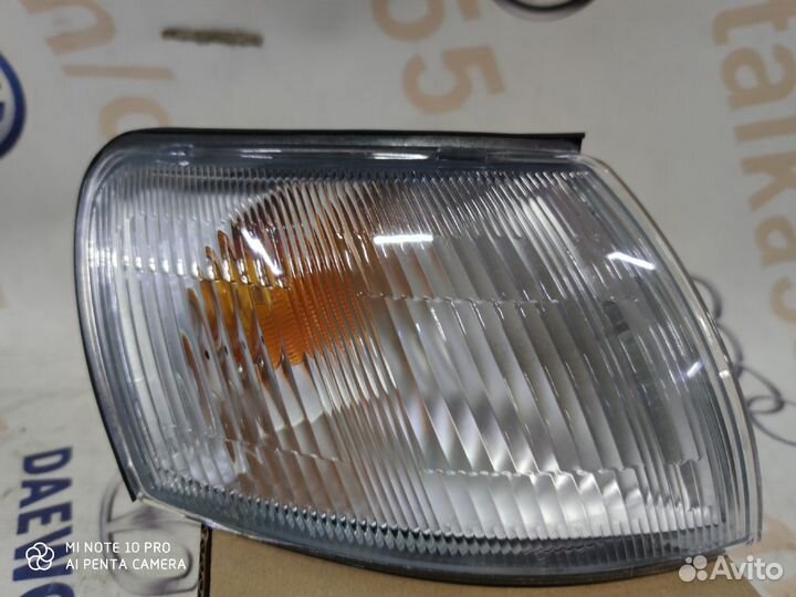 Поворотник указатель поворота Toyota Carina E