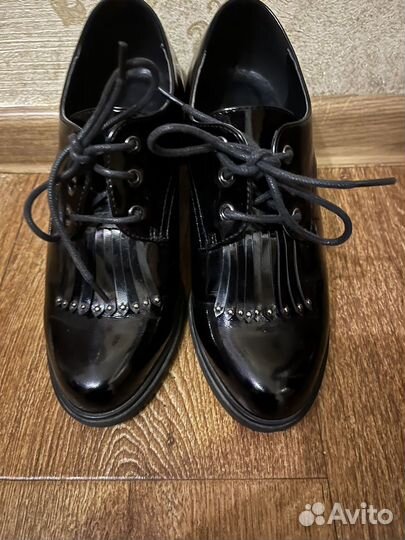 Туфли taccardi 37 размера в отличном состоянии