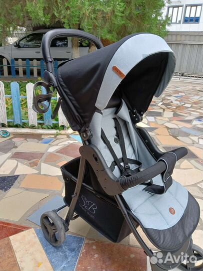 Прогулочная коляска