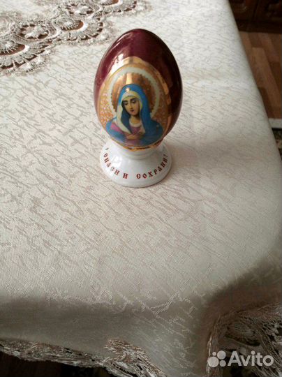 Фарфоровая статуэтка