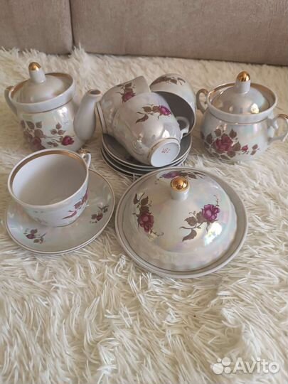 Чашки с блюдцами