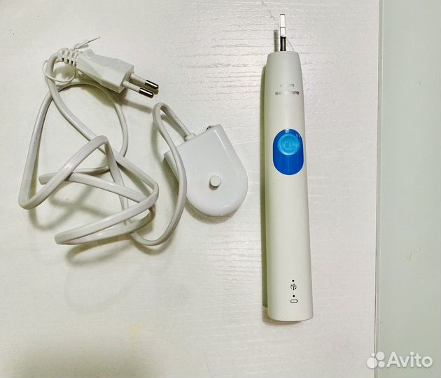 Эликтрическая зубная щетка philips sonicare