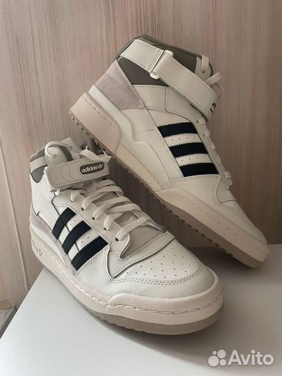 Кроссовки Adidas