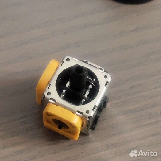 Запчасти для геймпадов DualShock/Xbox/DualSense