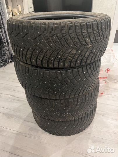 Michelin X-Ice North 4 225/45 R17 94T