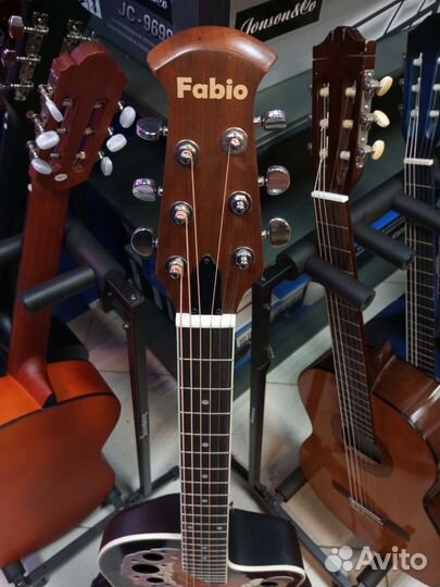 Электроакустическая гитара новая