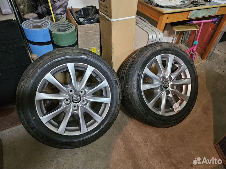 Два оригинальных колеса R17 Mazda в сборе