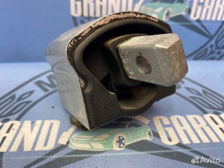 Подушка кпп Mercedes-Benz E-Class W210