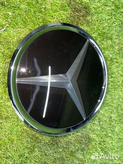 Эмблема решетки радиатора Mercedes E W212