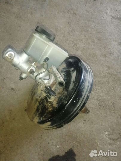 Вакуум в сборе с гтц мазда 626 GE