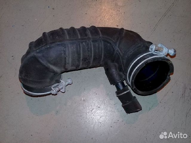 Патрубок воздушного фильтра 17701-21060 Toyota Suc