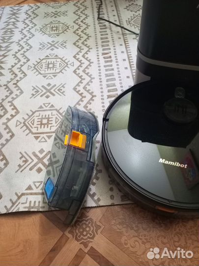 Робот пылесос со станцией самоочистки