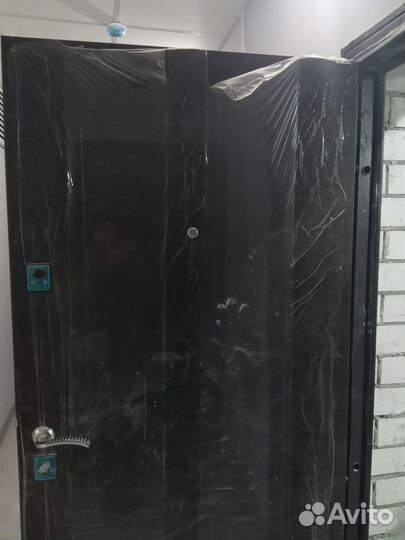 Дверь входная металлическая