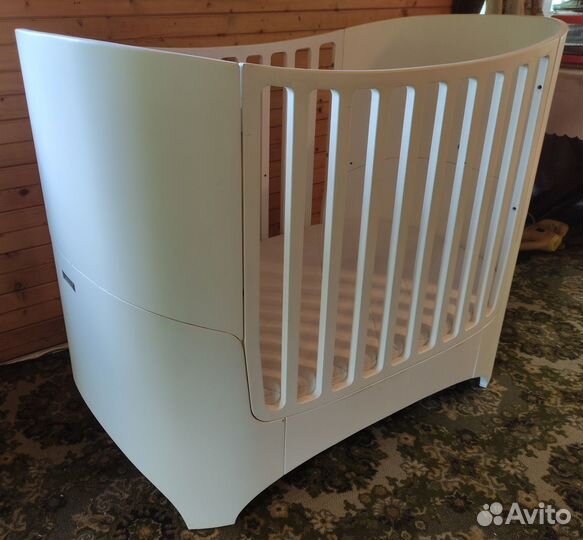 Leander Детская овальная кроватка-трансформер