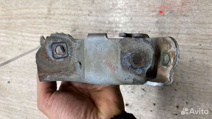 Петли Капота Hyundai Terracan