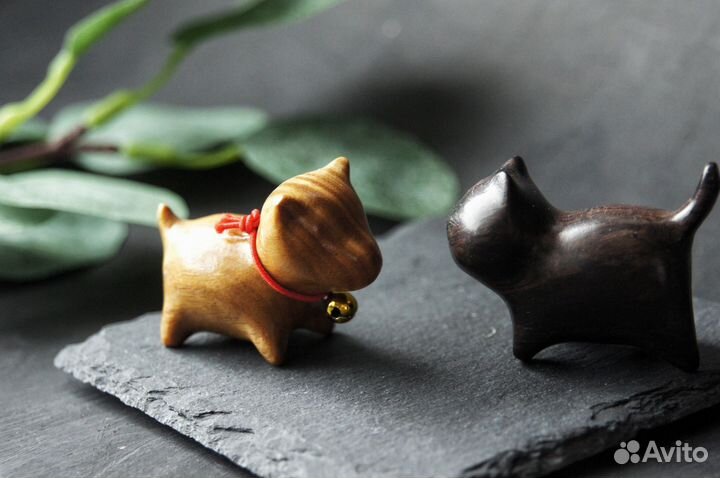 Фигурка Собака из сандала