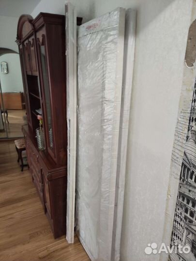 Дверь входная деревянная новая