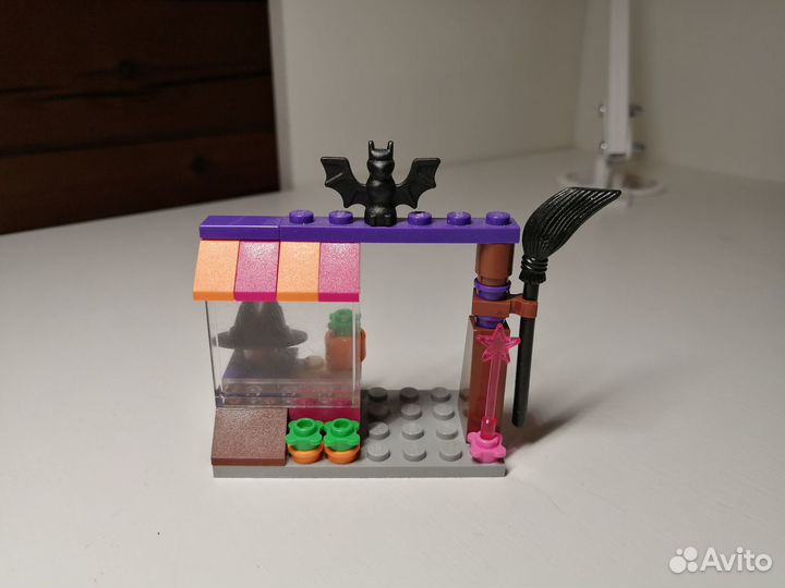 Lego friends Хеллоуинский магазин 561410