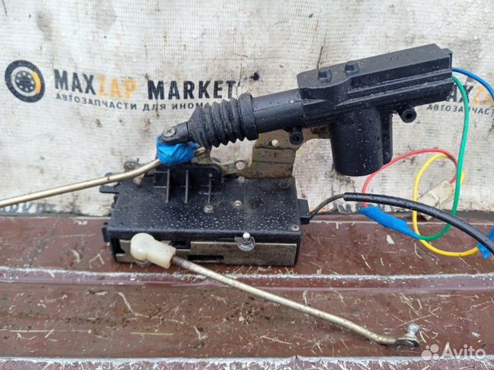 Замок двери Chevrolet Niva 2002 перед. прав. б/у