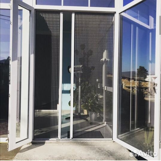 Москитная сетка на балконную дверь