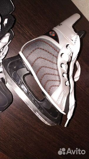 Коньки хоккейные 33р