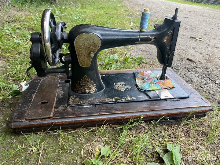 Швейная машина