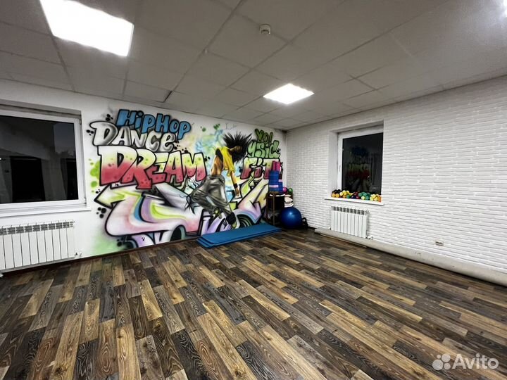 Фитнес студия С персоналом И клиентами