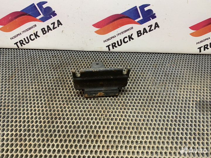 Кронштейн крепления корпуса подножки