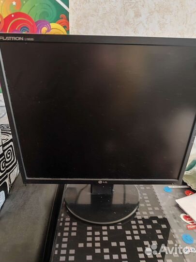 Монитор LG