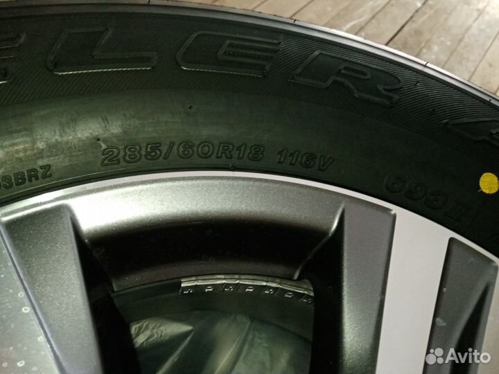 Комплект дисков с летней резиной на LX570