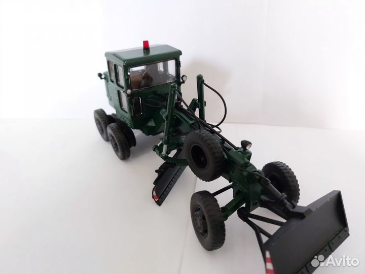 Грейдер Д-598