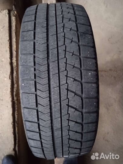 Bridgestone Blizzak VRX 245/45 R19 98S