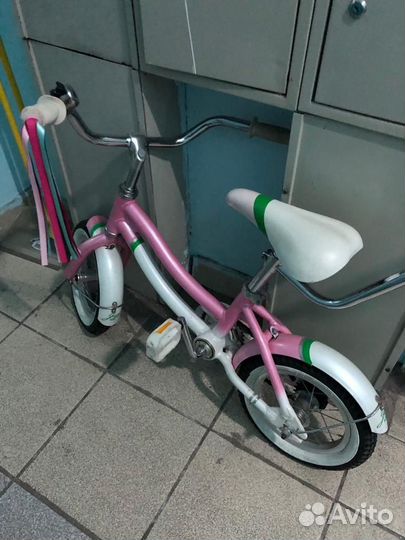Детский велосипед 14 радиус с ручкой