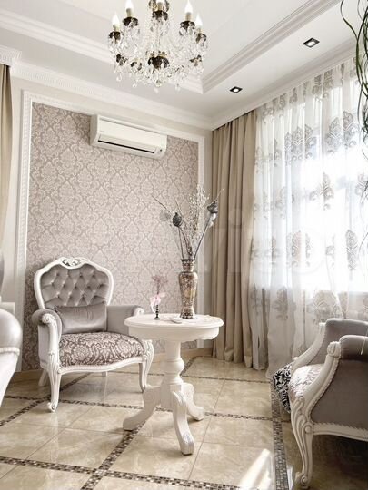 Дом 215 м² на участке 6 сот.