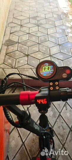 Самокат взрослый электрический бу 1 месяц