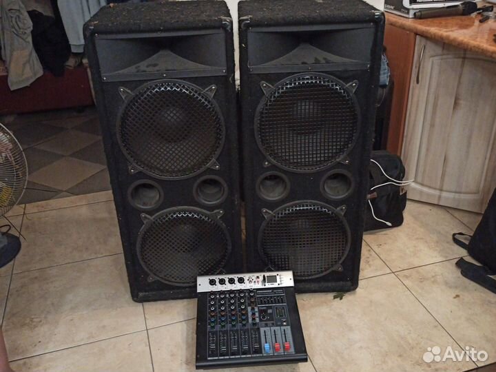 Комплект музыкального оборудовпнич