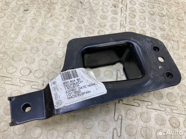 Кронштейн усилителя передний левый Volkswagen Polo