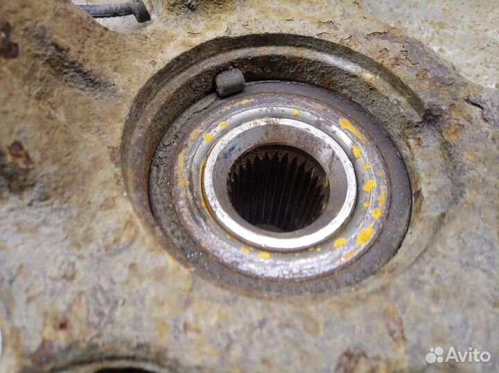 Кулак поворотный передний левый 4007 2008-2013