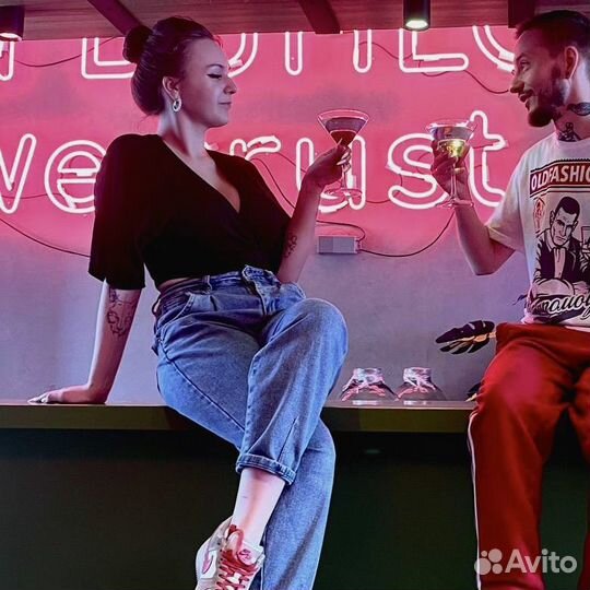 Бармен в ночной клуб