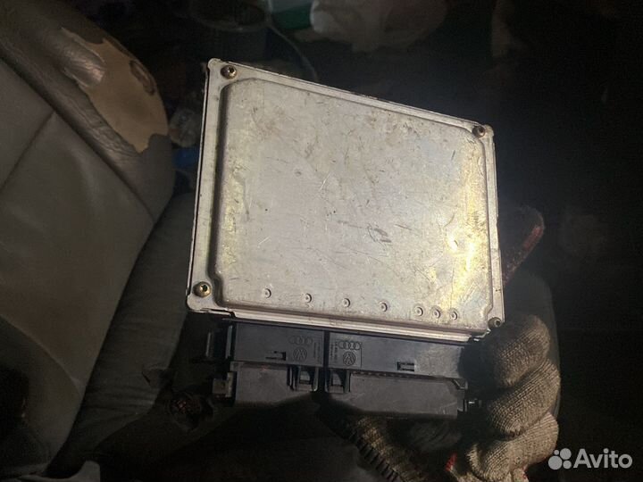 Эбу двигателем Audi A6 C5 2.4 ALF 4B0907552F