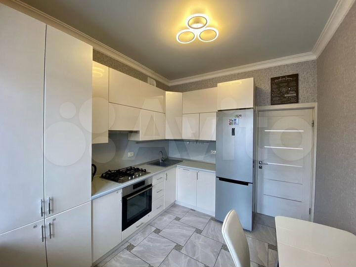 2-к. квартира, 53 м², 3/3 эт.