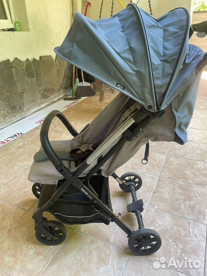 Стульчик для кормления и коляска