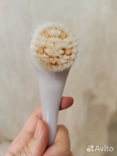 Shiseido Щеточка для очищения и массажа лица