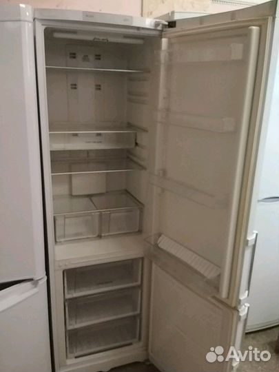 Холодильник Hotpoint Ariston Ноу Фрост