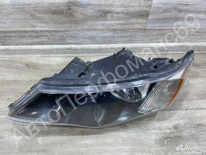 Фара левая Mitsubishi Outlander 2 XL (2005-2009)