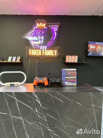 PS 4 slim + 600 игр (подписка deluxe )