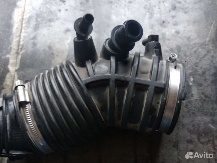 Патрубок воздушного фильтра