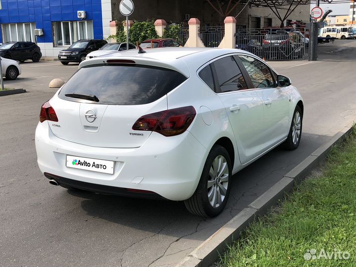 Opel Astra 1.6 AT, 2011, 180 000 км