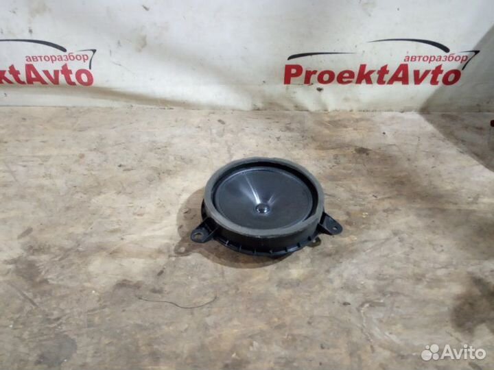 Динамик задний левый Toyota Rav4 50 2019