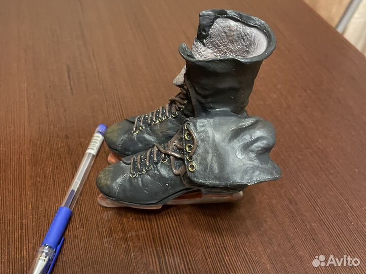 Лебедь, фигурные коньки